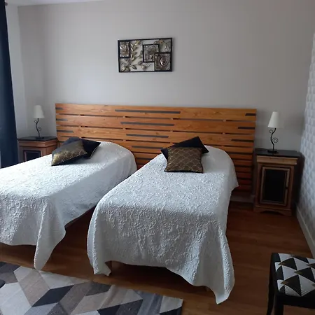 Maison Au Bord De L'eau En * Λε Μανς